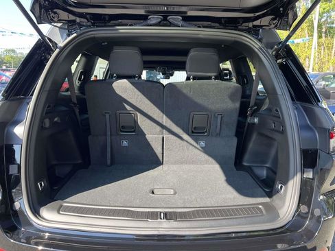 Used 2025 Jeep Grand Cherokee L Laredo AWD/4WD image 7