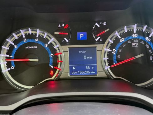Used 2017 Toyota 4Runner SR5 AWD/4WD image 30