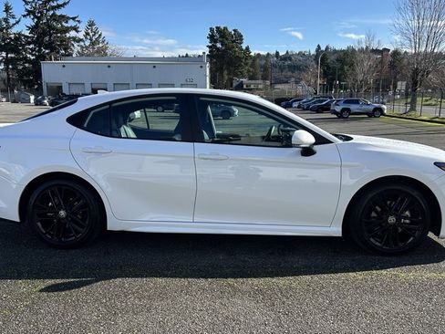 Certified 2025 Toyota Camry SE image 4