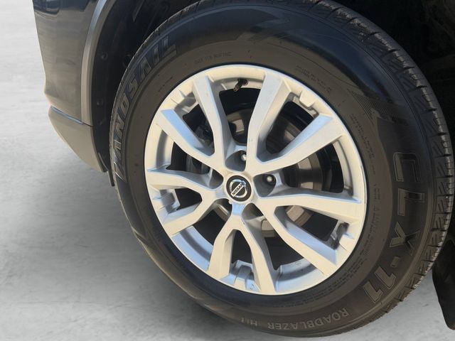 Used 2020 Nissan Rogue SV FWD image 24