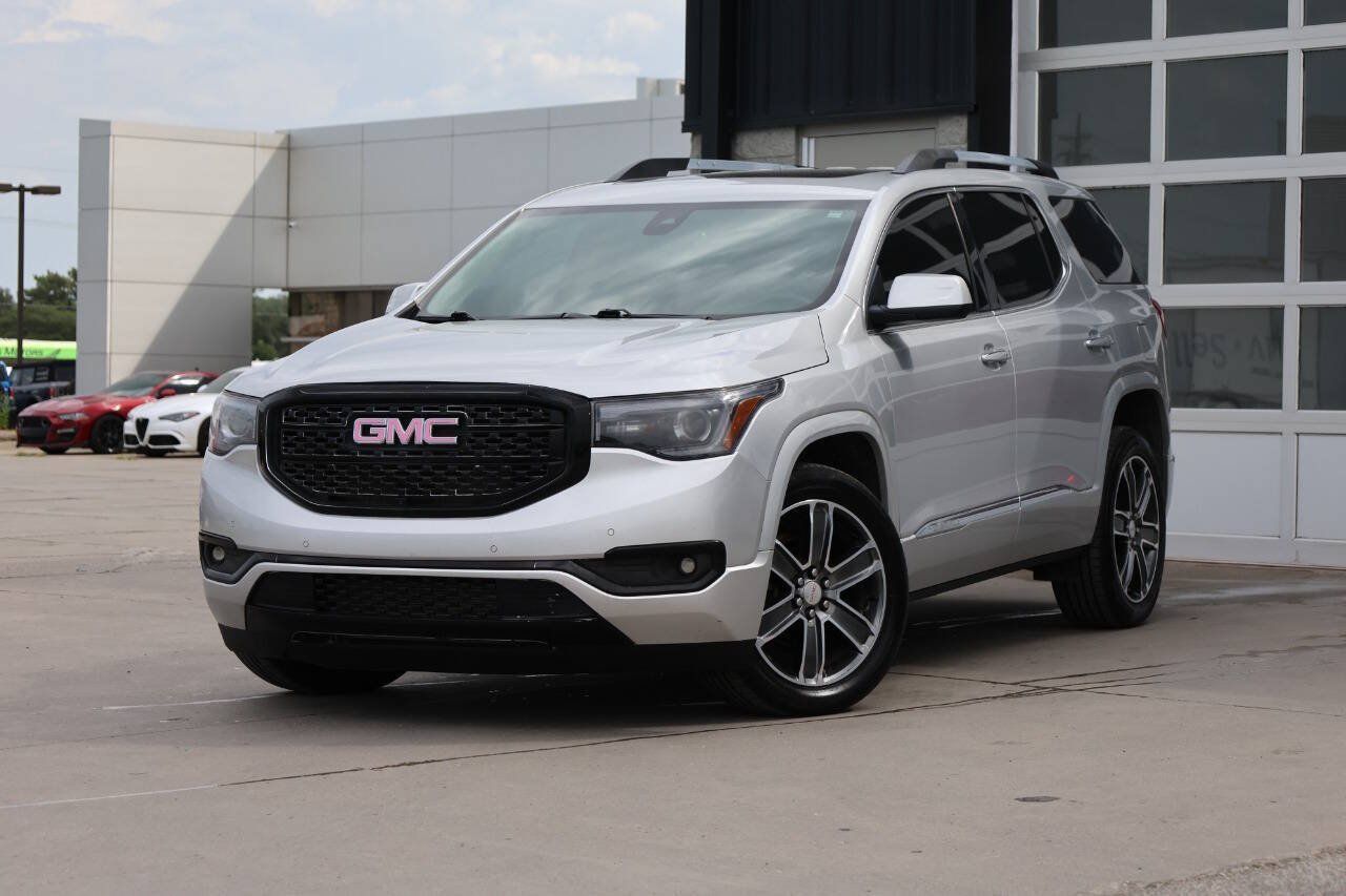 Used 2018 GMC Acadia Denali w/ Technology Package AWD/4WD image 3