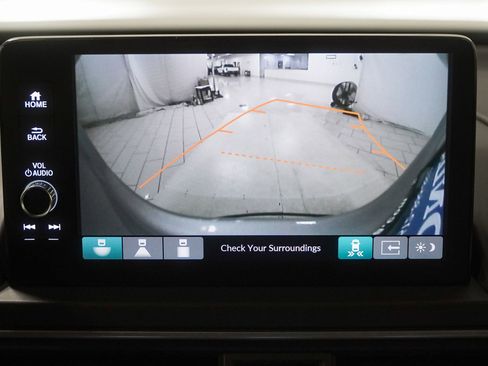 Certified 2025 Honda Pilot Touring image 33