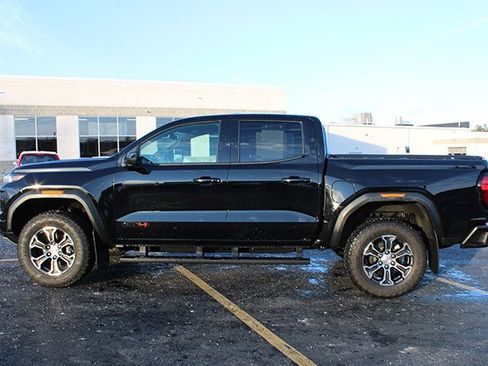 Used 2024 GMC Canyon AT4 w/ AT4 Premium Package image 7