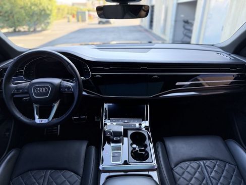 Used 2021 Audi SQ8 Premium Plus w/ SQ8 Black Optic Package AWD/4WD image 17