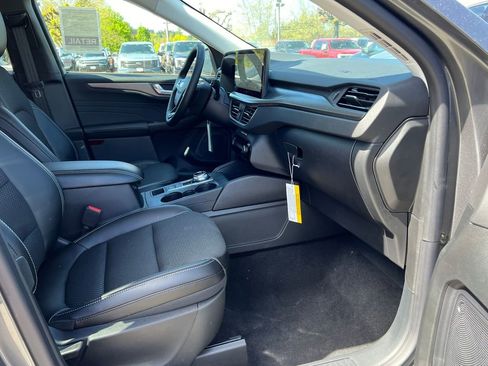 New 2023 Ford Escape SE image 6