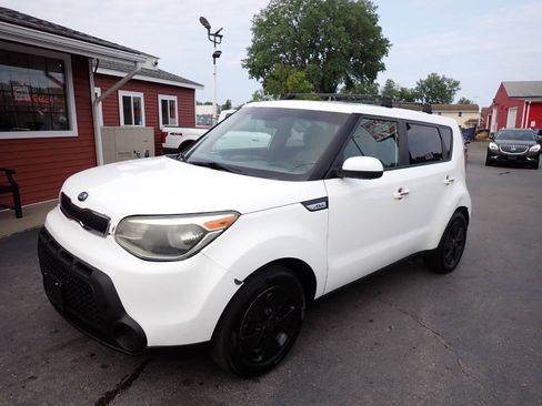 Used 2015 Kia Soul FWD image 3