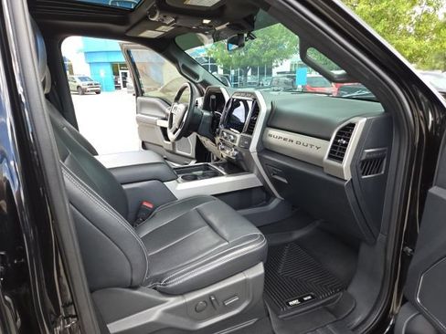 Used 2022 Ford F350 Lariat w/ Tremor Off-Road Package AWD/4WD image 26