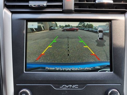 Used 2020 Ford Fusion SE FWD image 20