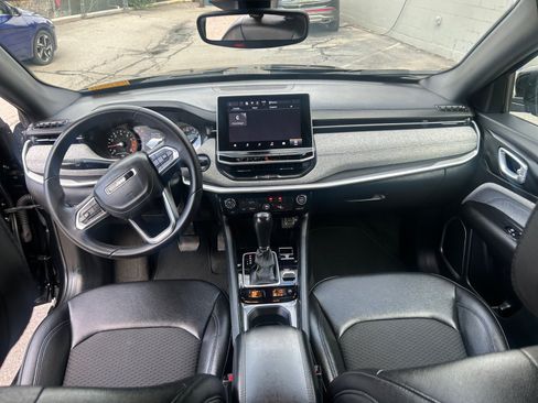 Used 2024 Jeep Compass Latitude AWD/4WD image 14
