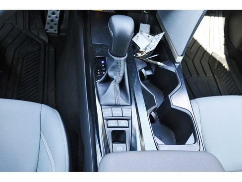 Used 2025 Toyota Camry SE image 25