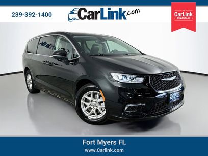 Used 2023 Chrysler Pacifica Touring-L