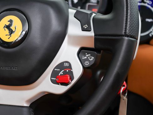 Used 2017 Ferrari California T RWD image 29