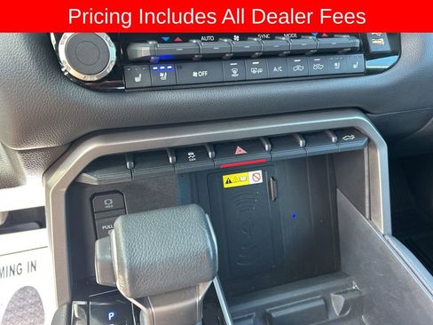 Used 2025 Toyota Tundra Limited AWD/4WD image 12