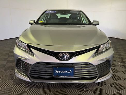 Used 2022 Toyota Camry LE image 2