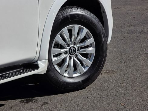 Used 2023 Nissan Armada SV image 8