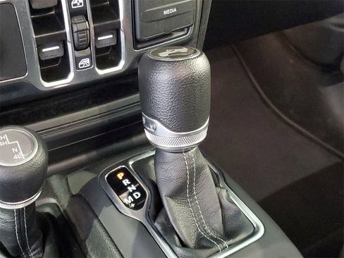 Used 2024 Jeep Wrangler Sport S image 23