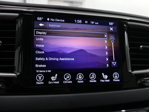 Used 2017 Chrysler Pacifica Touring-L FWD image 56