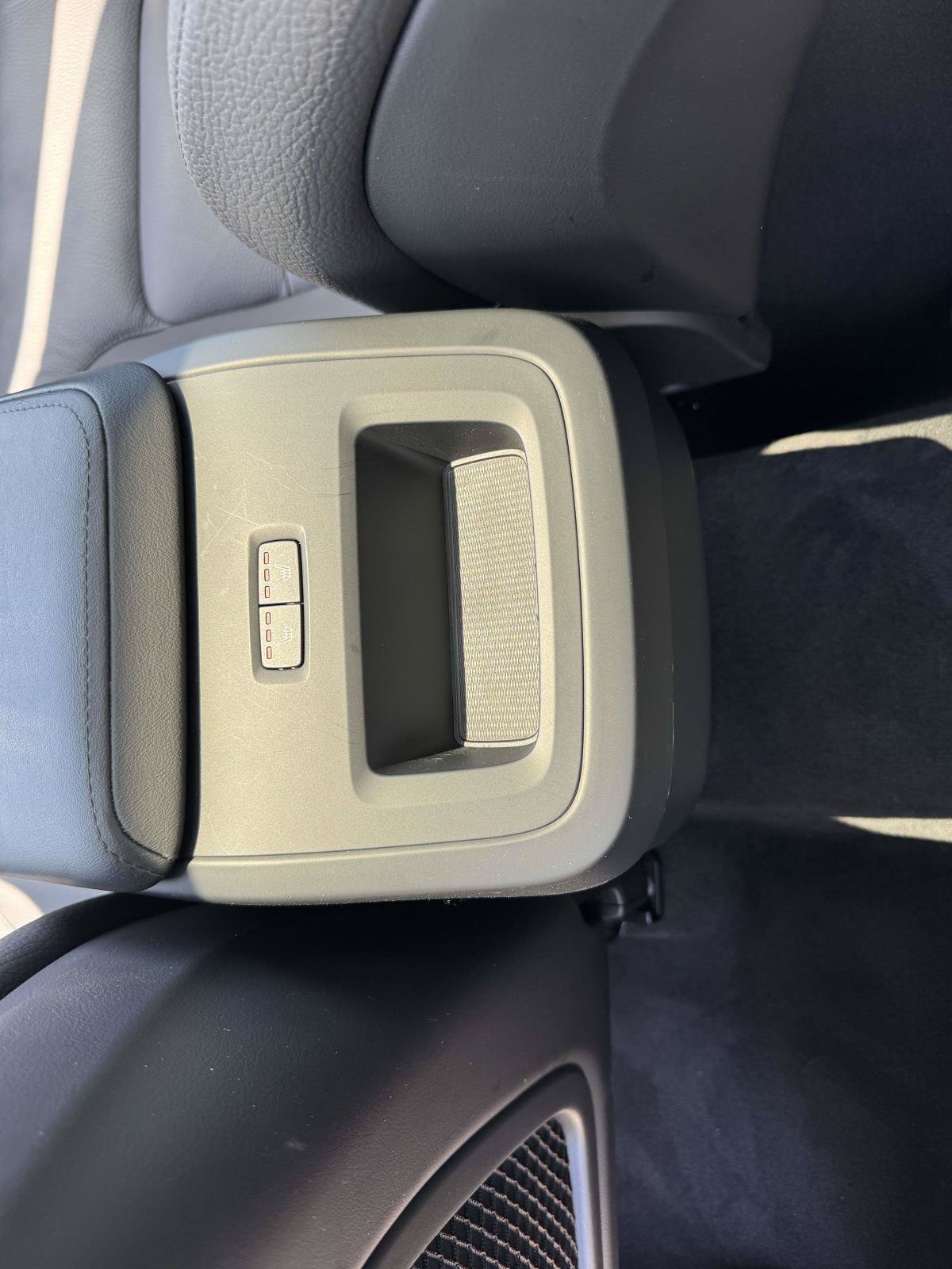 Certified 2025 Volvo XC60 B5 Plus AWD/4WD image 16