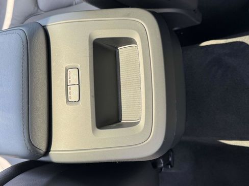 Certified 2025 Volvo XC60 B5 Plus AWD/4WD image 16