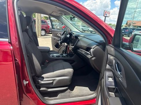 Used 2018 Chevrolet Traverse LT w/ LPO, Floor Liner Package AWD/4WD image 14