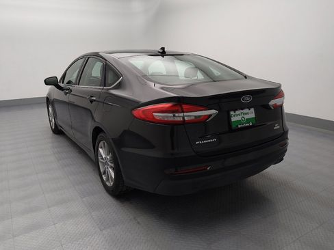 Used 2020 Ford Fusion SE image 5