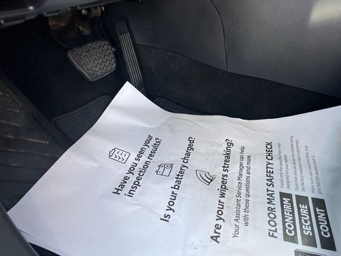 Used 2024 Toyota RAV4 LE image 17