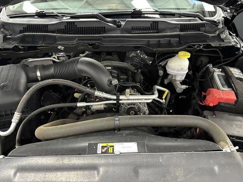 Used 2022 RAM 1500 Classic SLT image 35