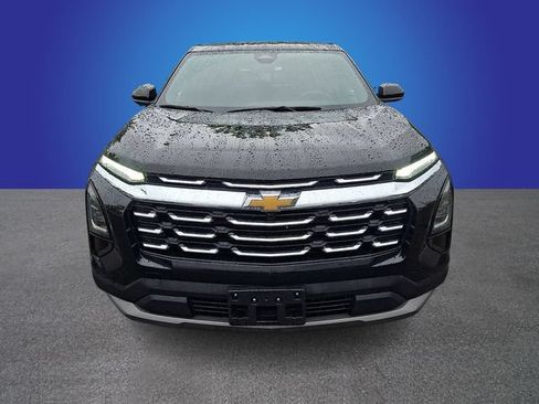 Used 2025 Chevrolet Equinox LT FWD image 2