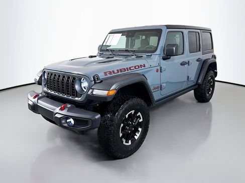 Used 2025 Jeep Wrangler Unlimited Rubicon AWD/4WD image 3
