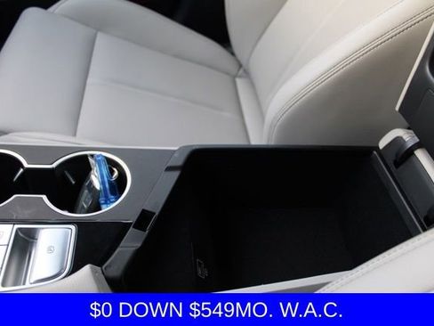 Used 2023 Genesis G70 2.0T image 38