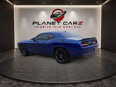 Used 2019 Dodge Challenger SXT w/ Blacktop Package RWD image 3