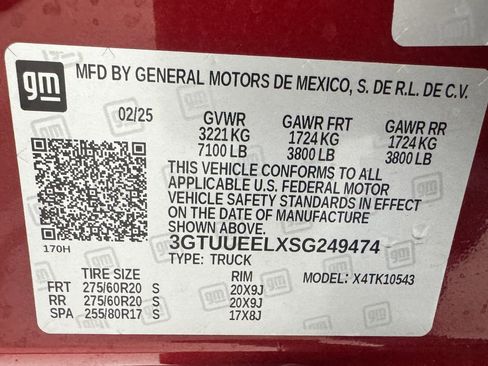 Used 2025 GMC Sierra 1500 AT4 w/ AT4 Premium Package AWD/4WD image 44