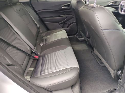 Used 2025 Chevrolet Trax LT w/ LT Convenience Package FWD image 23