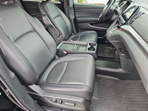 Used 2023 Honda Odyssey Sport image 12
