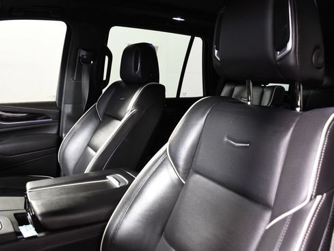 Used 2021 Cadillac Escalade Sport w/ Driver Assist Tech Package AWD/4WD image 17