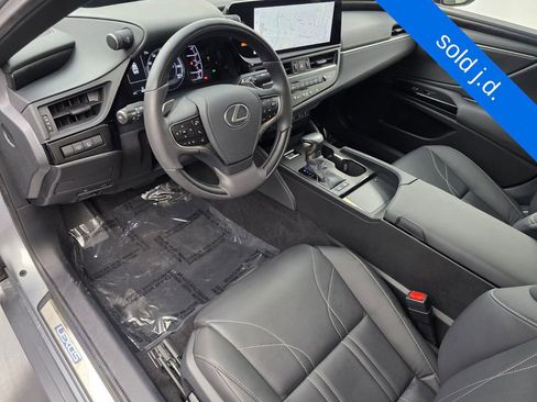Used 2025 Lexus ES 300h w/ Technology Package FWD image 10