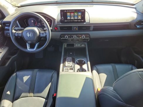 Used 2023 Honda Pilot Touring image 2