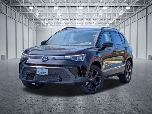 New 2026 Volkswagen Taos SE AWD/4WD image 1