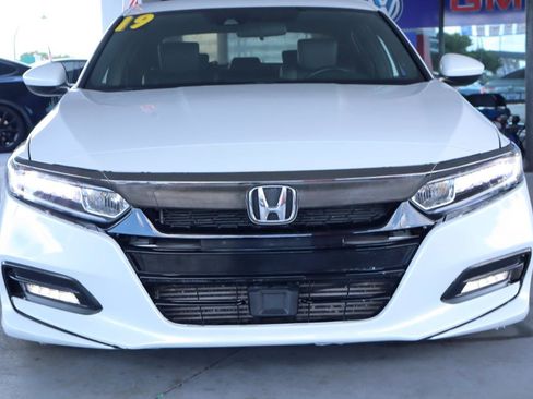 Used 2019 Honda Accord Sport image 11