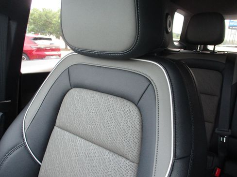 New 2026 Chevrolet Equinox LT w/ Convenience Package II image 19