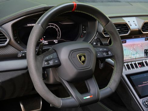 Used 2023 Lamborghini Urus Performante AWD/4WD image 27