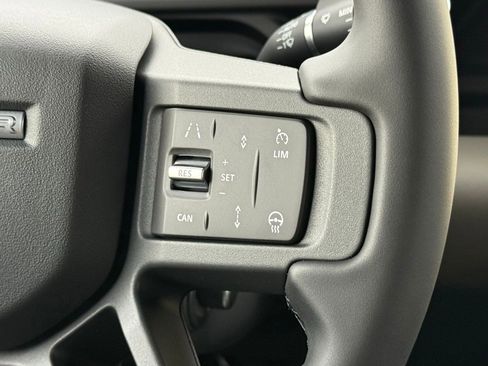 New 2026 Land Rover Defender 110 X-Dynamic SE image 21