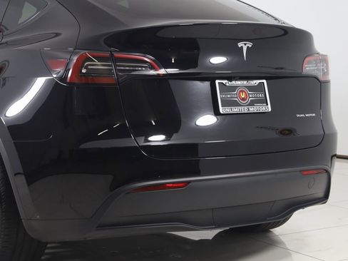 Used 2025 Tesla Model Y Long Range image 24