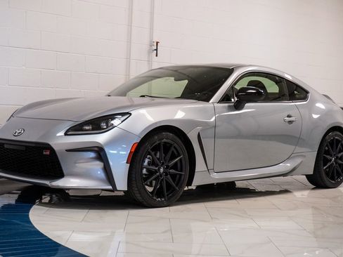 Used 2022 Toyota GR86 Premium image 3