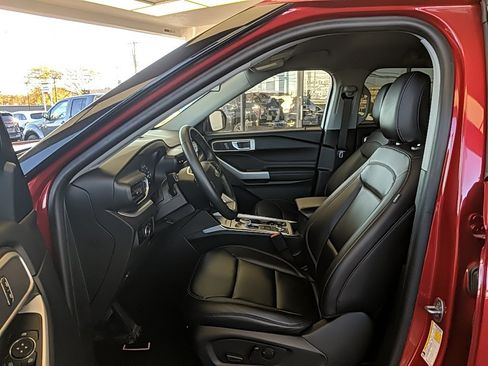 Certified 2023 Ford Explorer XLT w/ Equipment Group 202A image 10