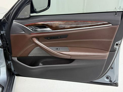 Used 2019 BMW M550i xDrive xDrive w/ Dynamic Handling Package image 38