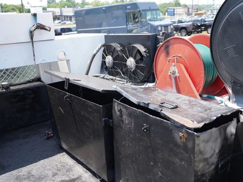 Used 2015 Ford F550 4x4 Crew Cab Super Duty image 10