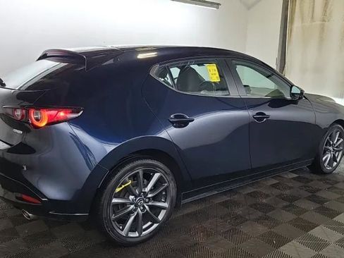 Used 2022 MAZDA MAZDA3 s image 4