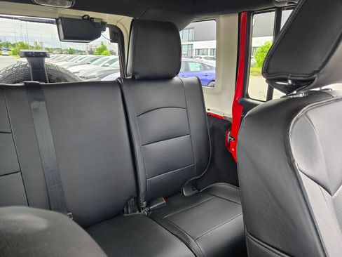 Used 2015 Jeep Wrangler Unlimited Sport w/ Quick Order Package 24S AWD/4WD image 14