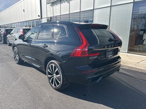 Certified 2025 Volvo XC60 B5 Plus image 3